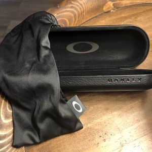 Oakley case and soft cloth